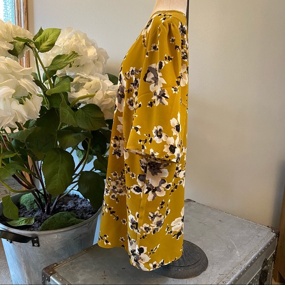 Ann Taylor floral print blouse - Picture 2 of 6